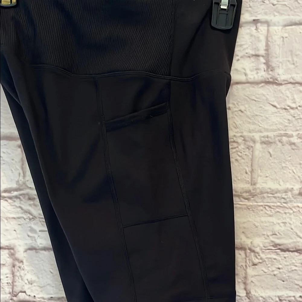 Reebok Black Bike Shorts Moisture-Wicking Athletic Wear - Picture 3 of 5
